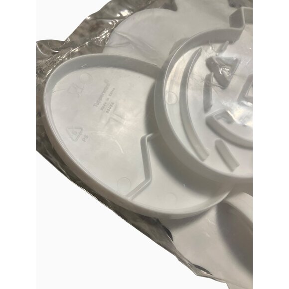 Tupperware White Plastic Holiday Cookie Cutters Set Of 10 Halloween Valentines - Picture 12 of 12